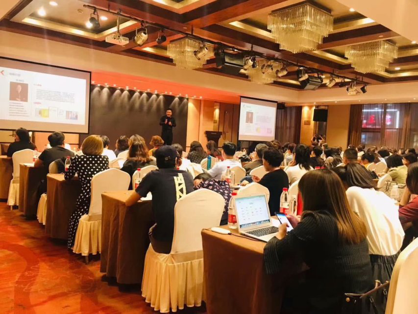 2019年旦可韵女装《换个脑袋做零售》“心”销售篇圆满结束