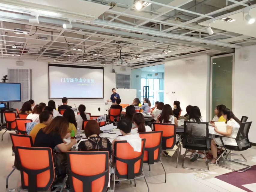 2019年菲安妮皮具股份有限公司《门店连单带教系统》培训圆满结束